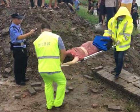 万残害生母临刑前哭求：别判我死刑球王会2018年四川男子为40(图3)