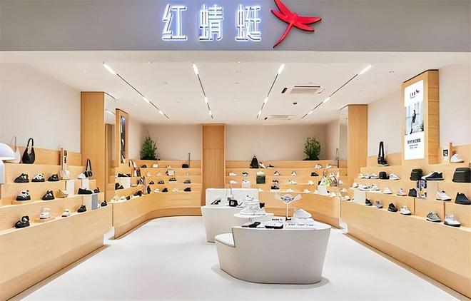0亿暴跌至2亿成了中产不爱穷鬼不穿球王会体育“一代鞋王”跌落神坛20(图7)