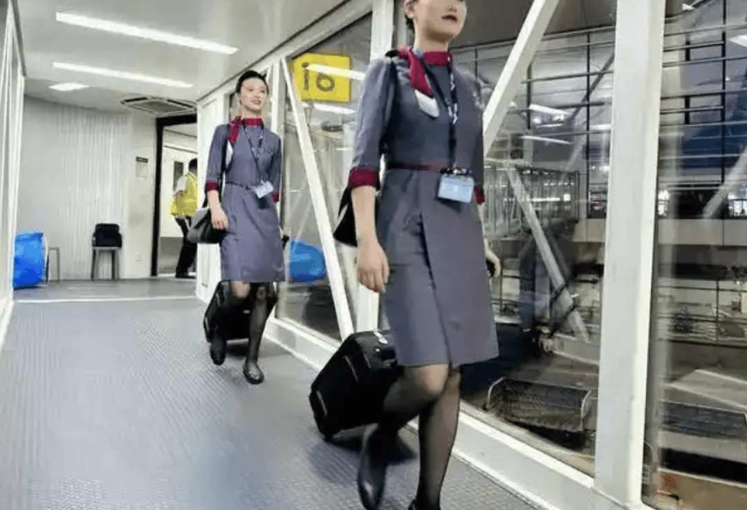 早该脱了宋佳这鞋